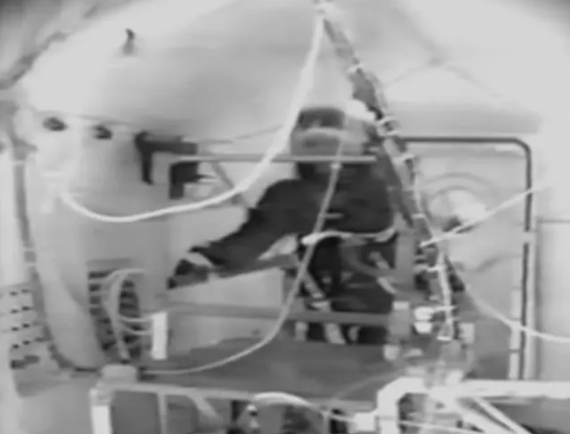 Vakuumkammare, Jim LeBlanc, NASA.